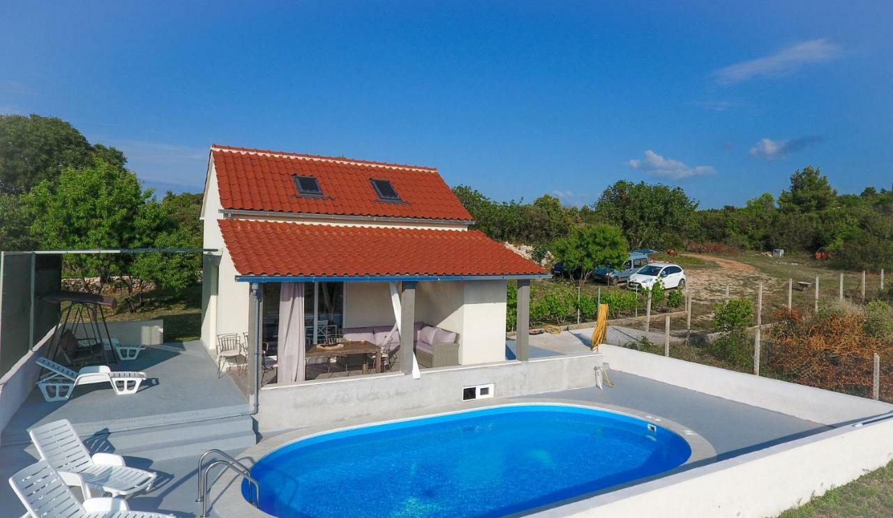 Villa Baras Garden - House With Pool Mirca  Exterior photo